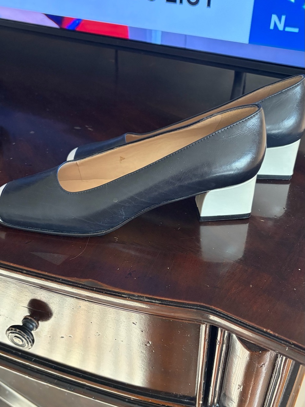 Enzo Angiolini Women's Black Leather  Trudale block heel cap toe pump sz 7.5 M